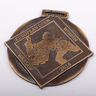 EC Women Custom Medal